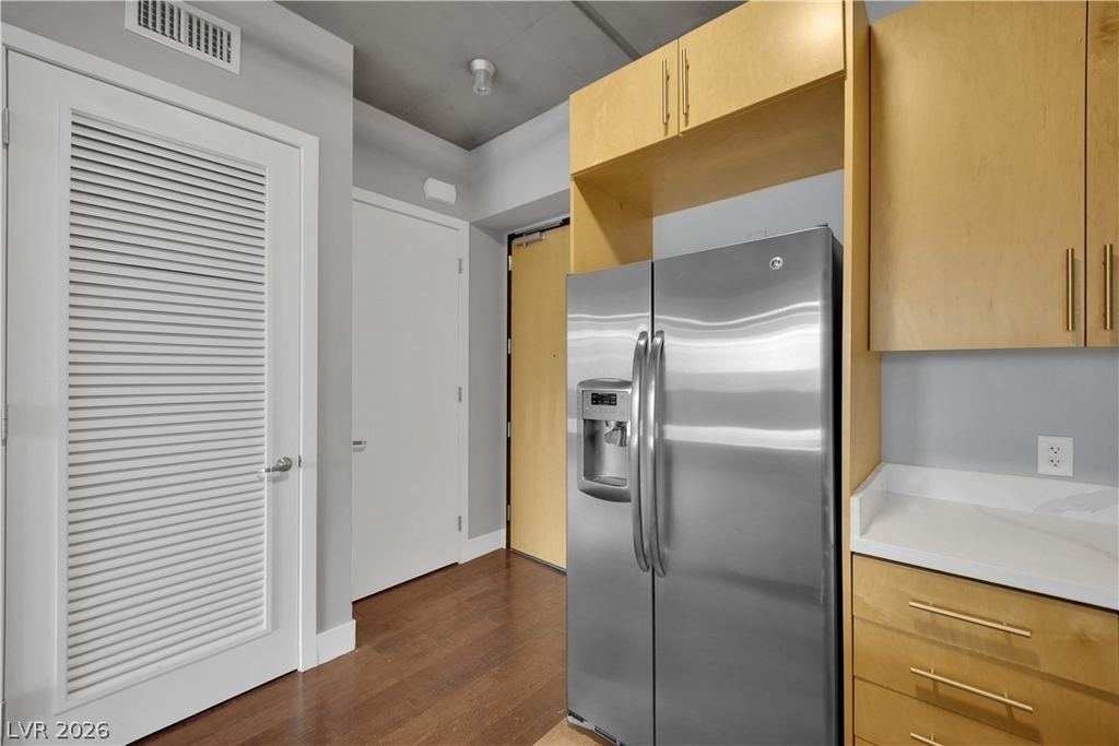 353 E Bonneville Avenue - Photo 5