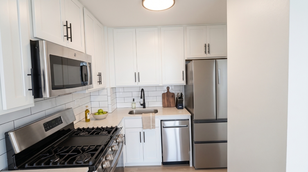 3333 Broadway - Photo 3
