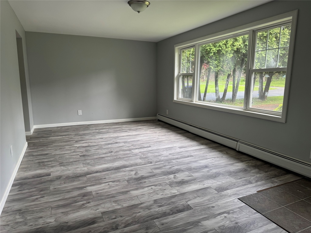 1013 Main Street - Photo 3