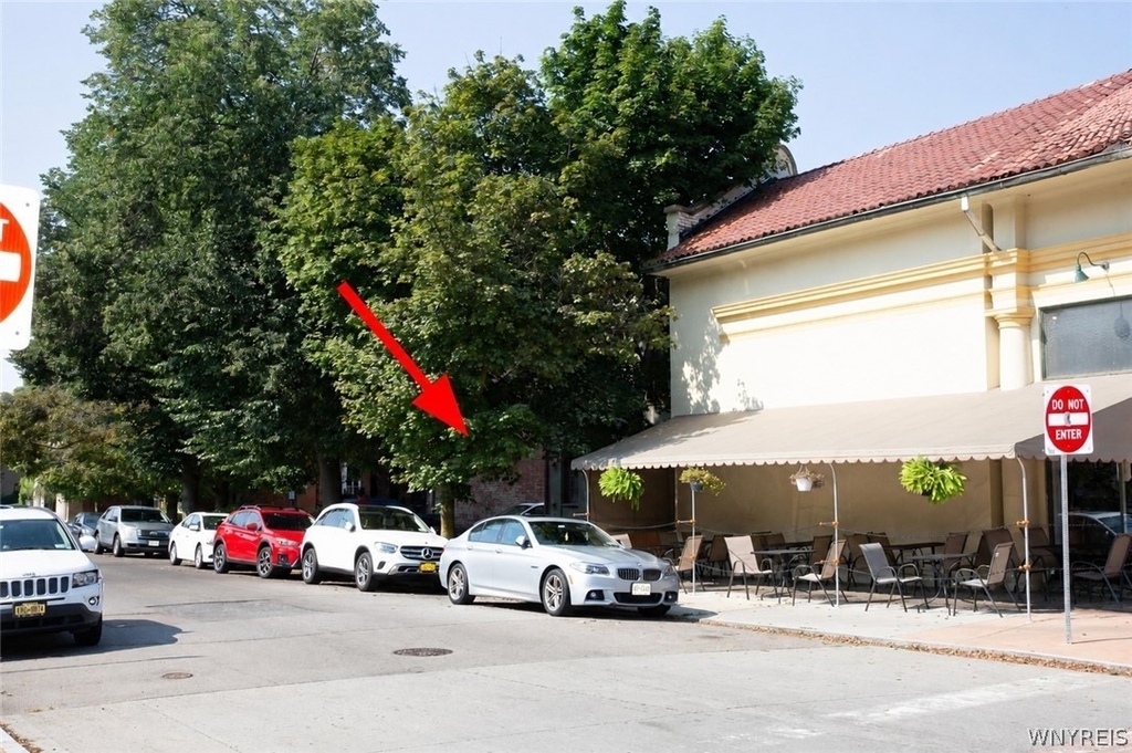 486 Franklin Street - Photo 4