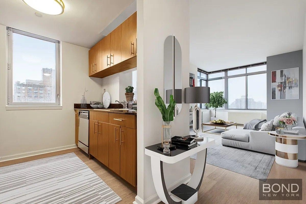 East 92nd Street - Photo 2