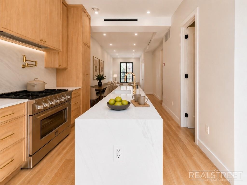 14 Spencer Place - Photo 3