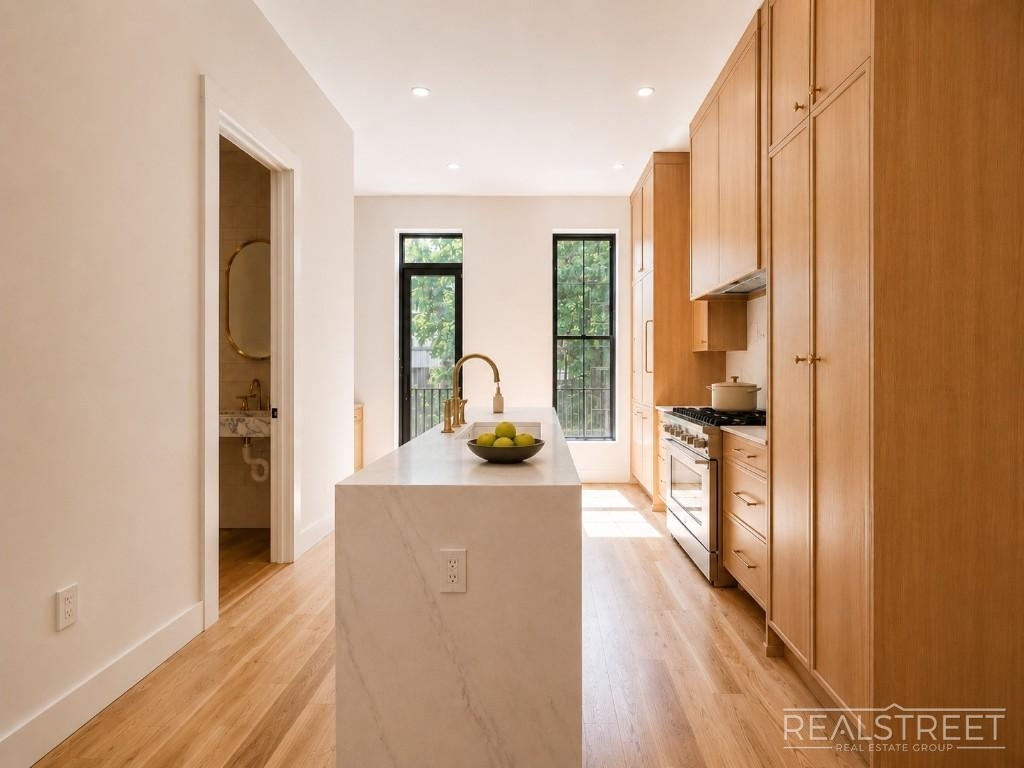 14 Spencer Place - Photo 4