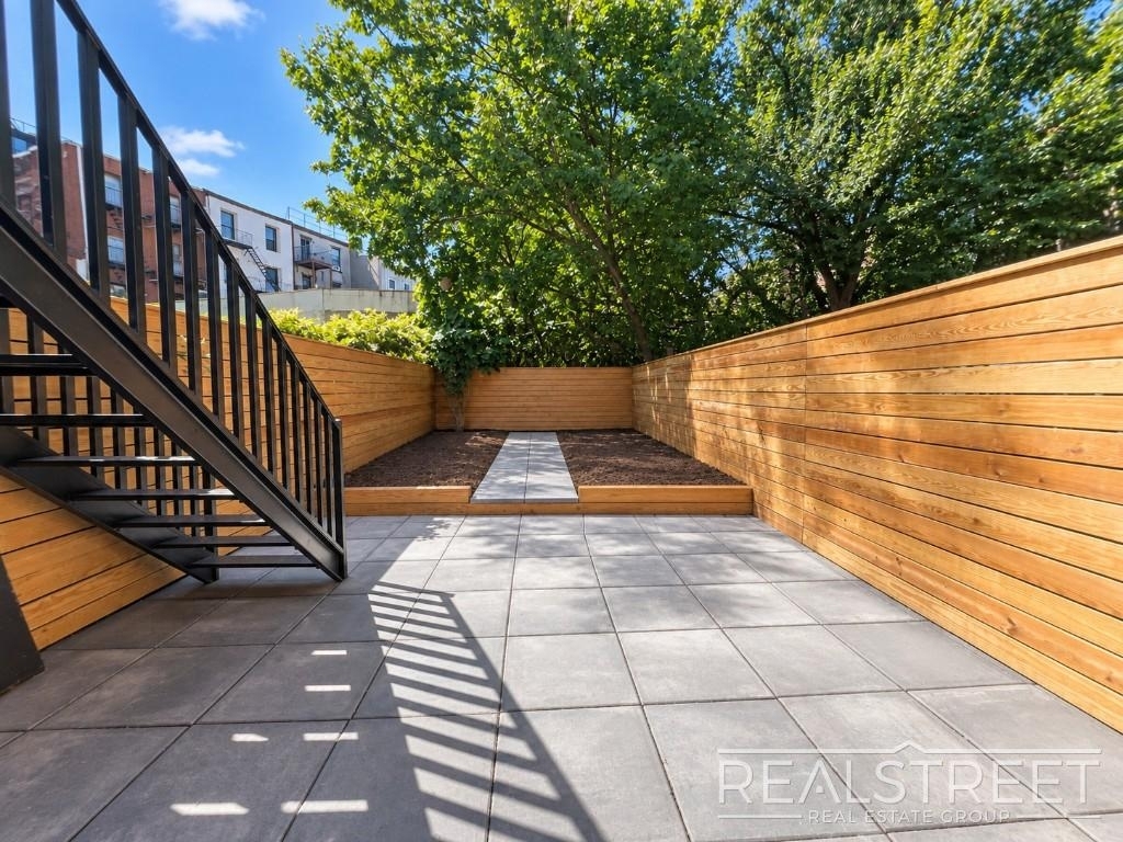 14 Spencer Place - Photo 19