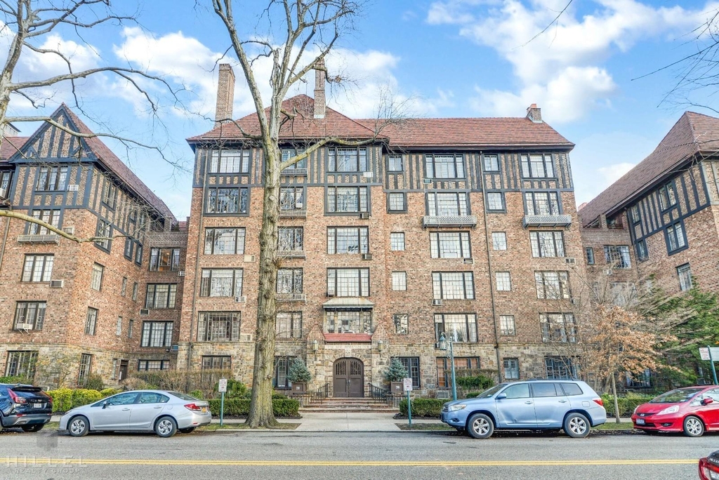Continental Avenue - Photo 10