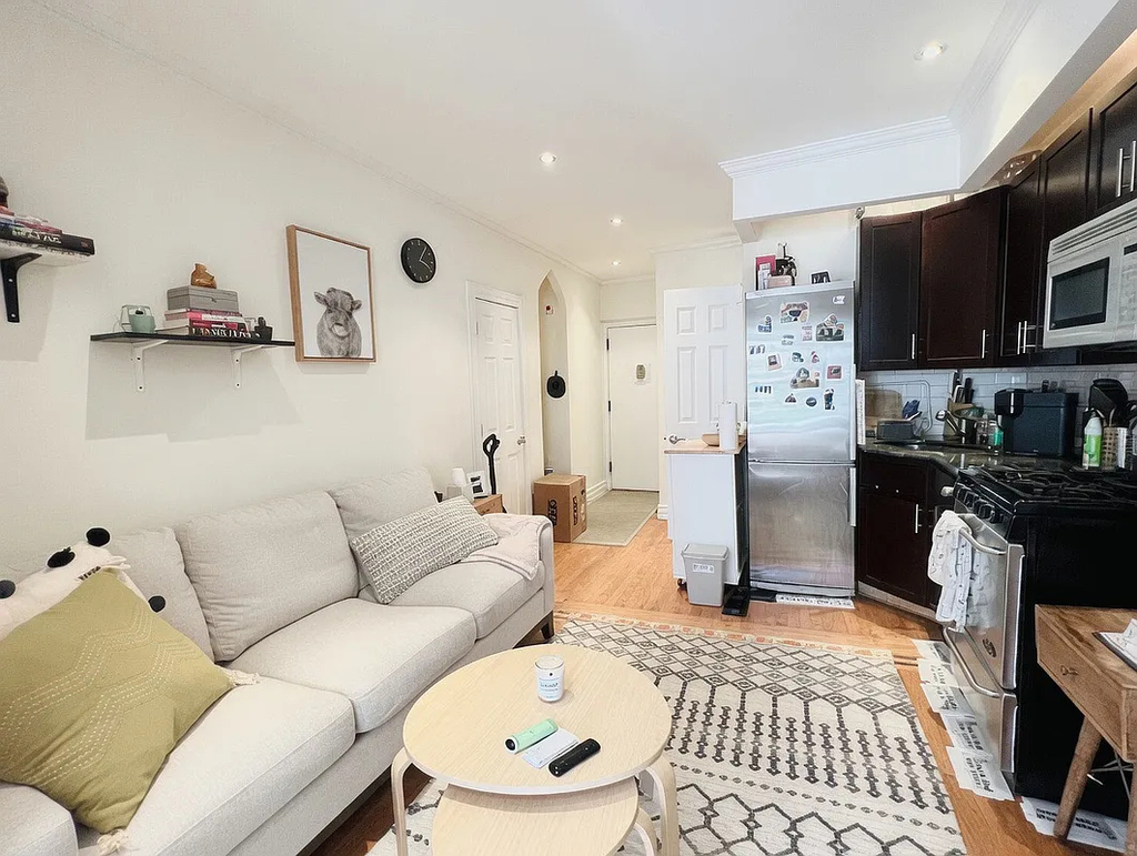 322 East 74th Street - Photo 2