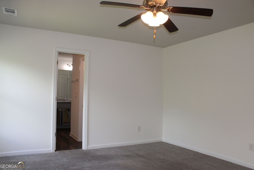 9220 Golfview Circle - Photo 7