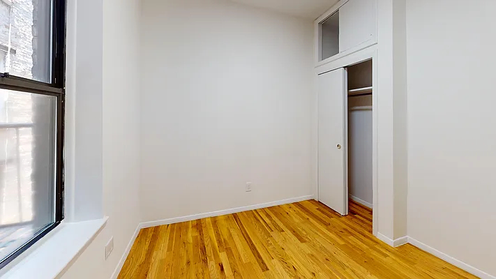 425 East 65th Street - Photo 5