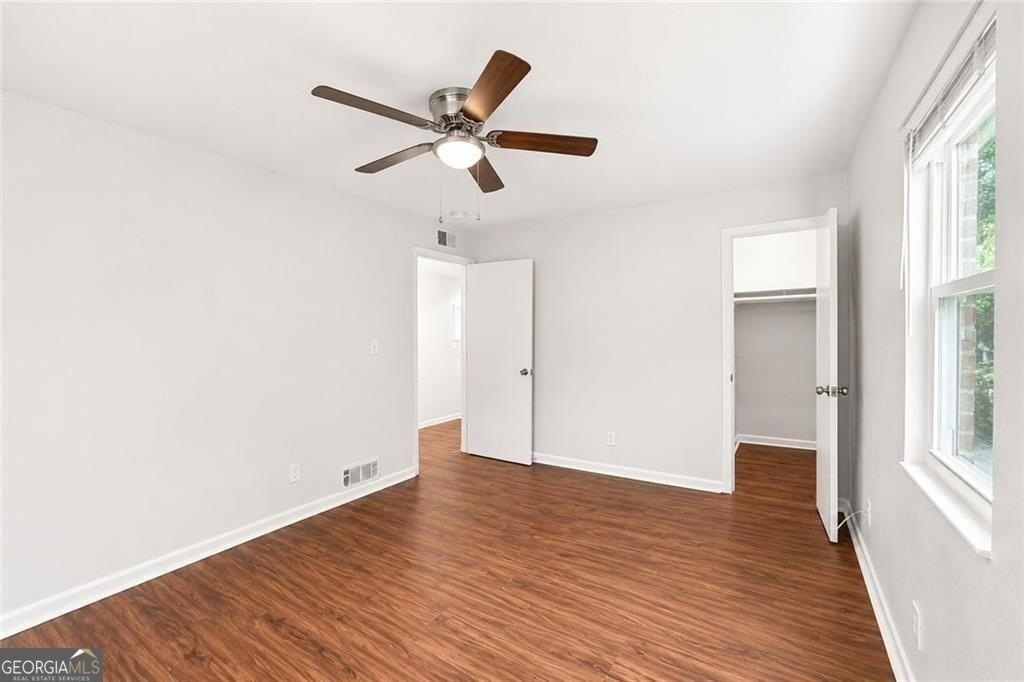 3203 E Point Street - Photo 10