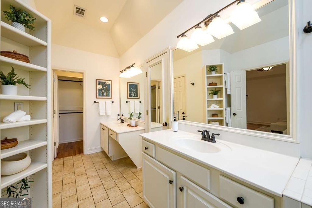 1560 Oak Park Cove - Photo 9