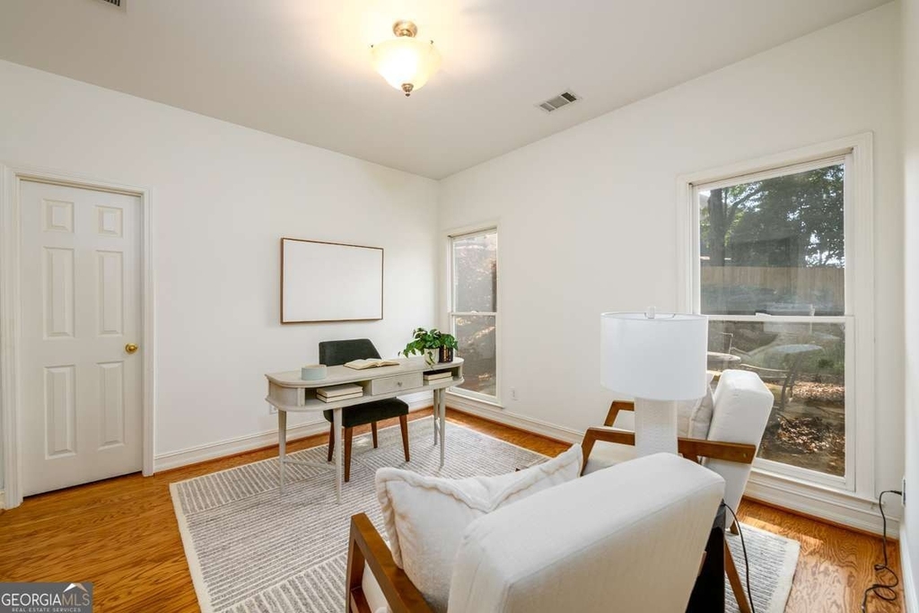 1560 Oak Park Cove - Photo 2