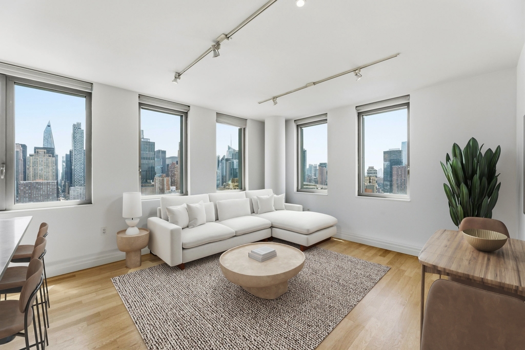 554 West 54th Street - Photo 3