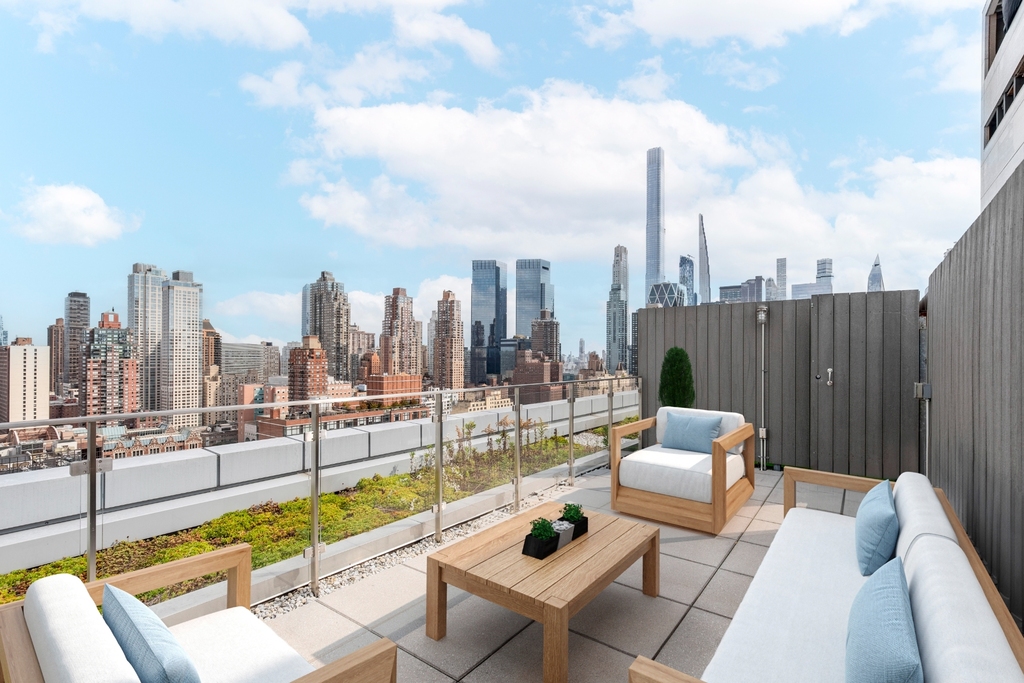 554 West 54th Street - Photo 1