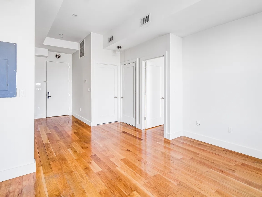 16-80 Madison Street - Photo 1