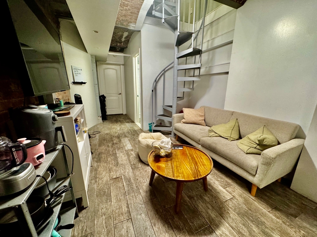 422 St Nicholas Avenue - Photo 5