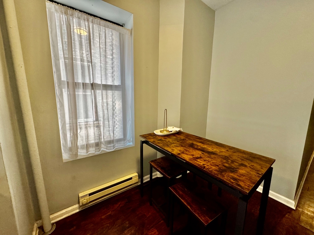 422 St Nicholas Avenue - Photo 2