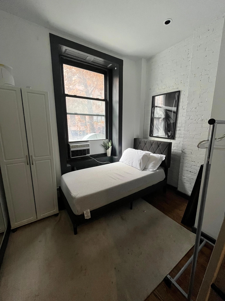 509 East 87th Street - Photo 1