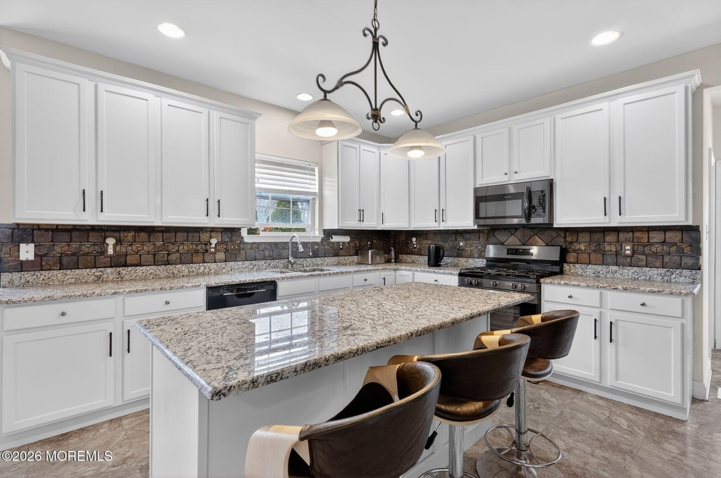 153 Sandra Way - Photo 5
