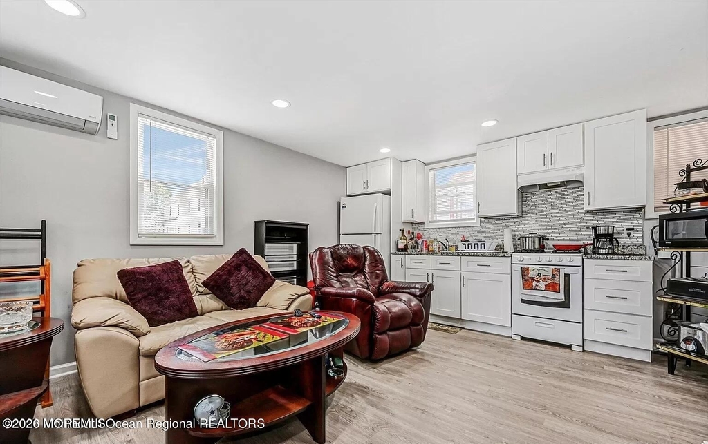 240 Sherman Avenue - Photo 0