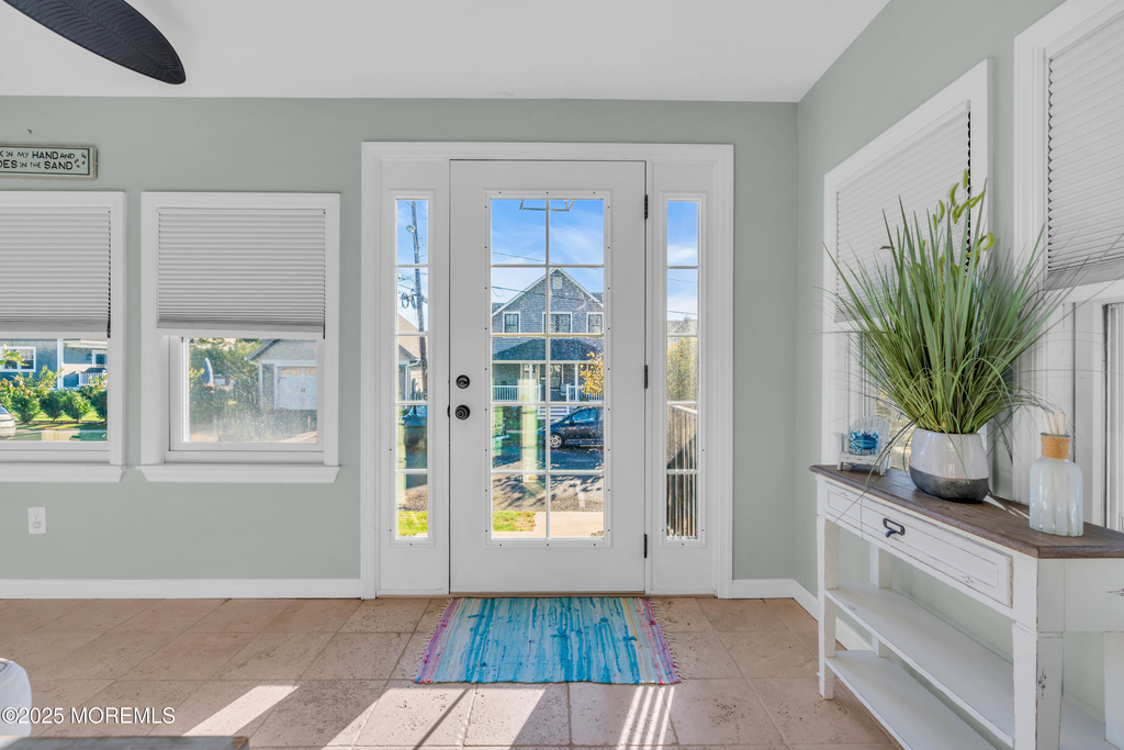 1003 C Street - Photo 4