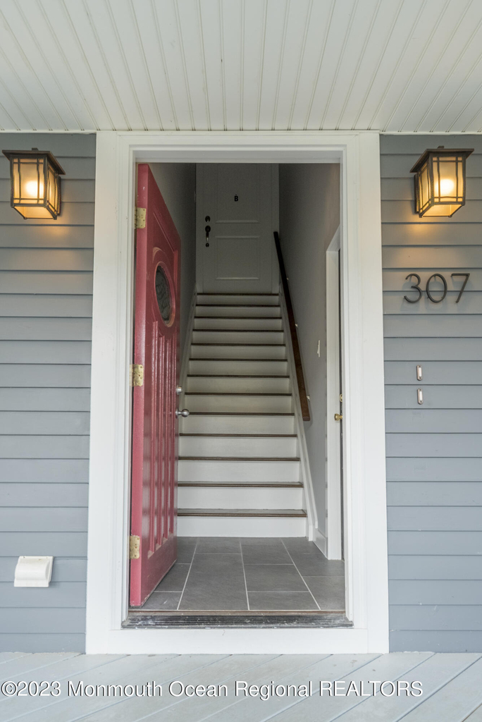 307 6th Avenue - Photo 4
