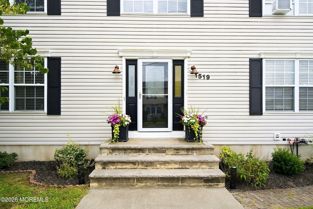 1519 Berkeley Avenue - Photo 3