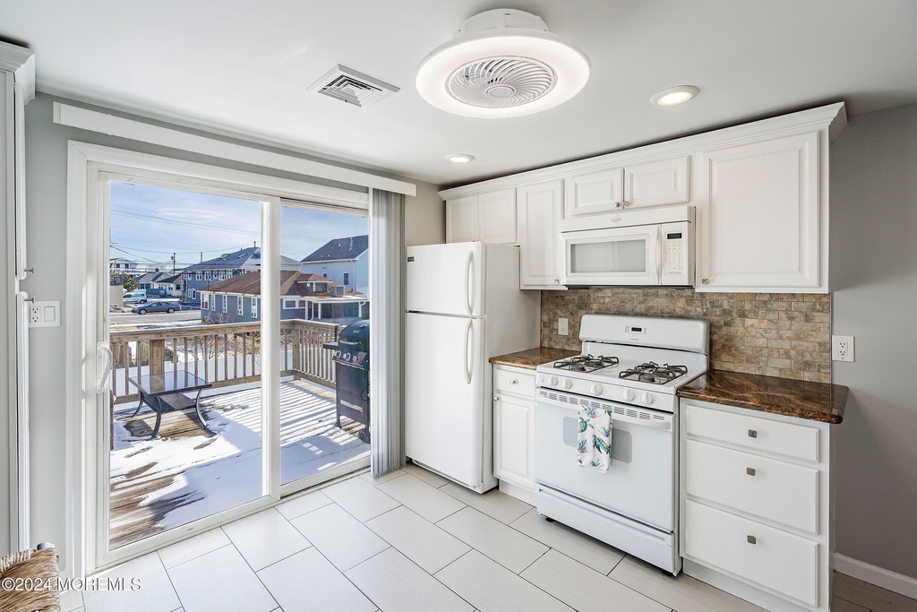 212 Randall Avenue - Photo 7