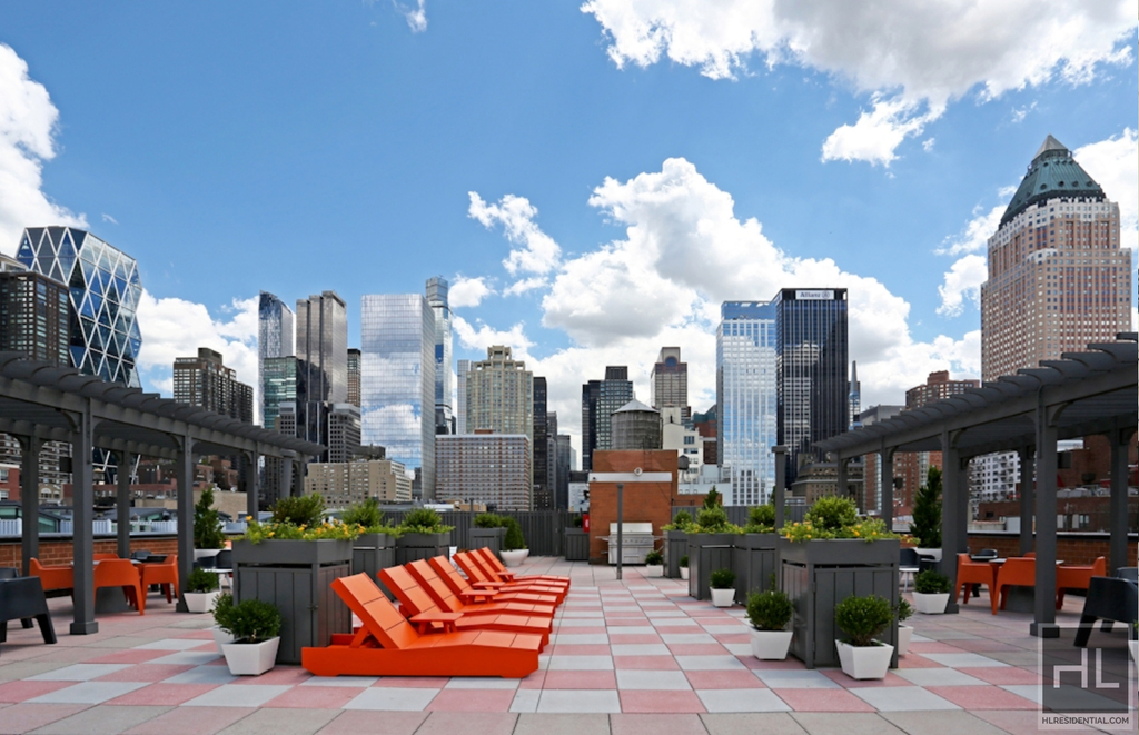 West 53 Street - Photo 4