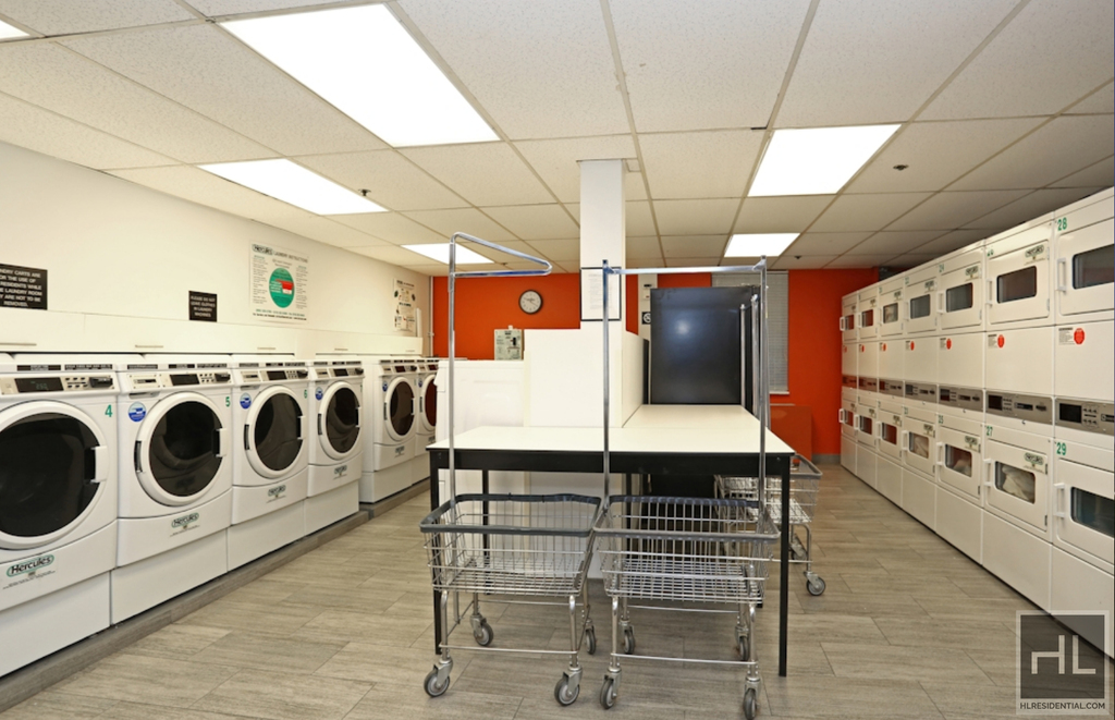 West 53 Street - Photo 5