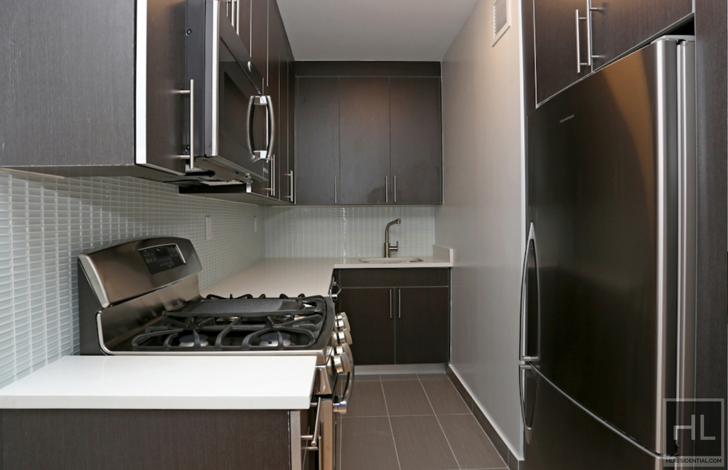 West 53 Street - Photo 2