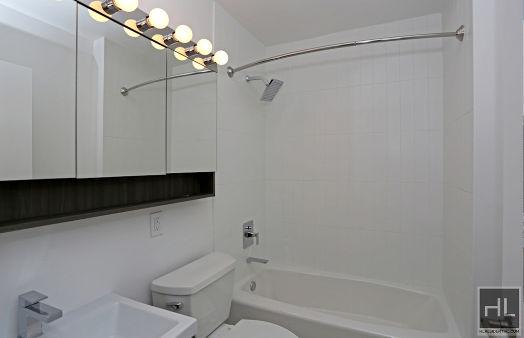 West 53 Street - Photo 3