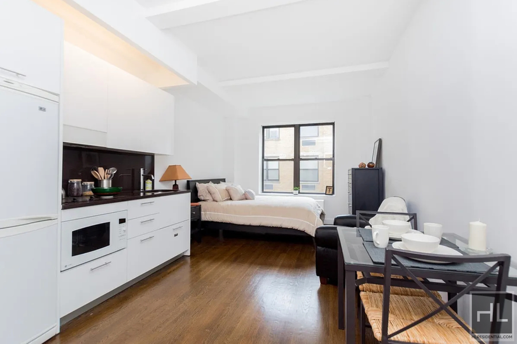 West 91st Street - Photo 1