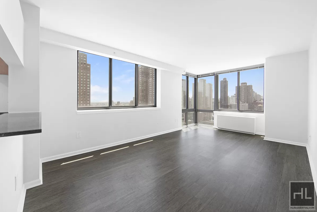 East 92nd Street - Photo 1