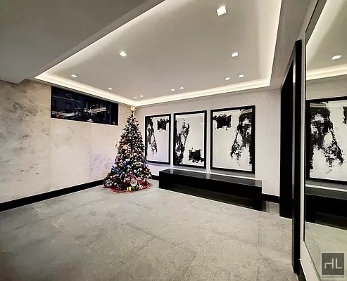West 22 Street - Photo 4