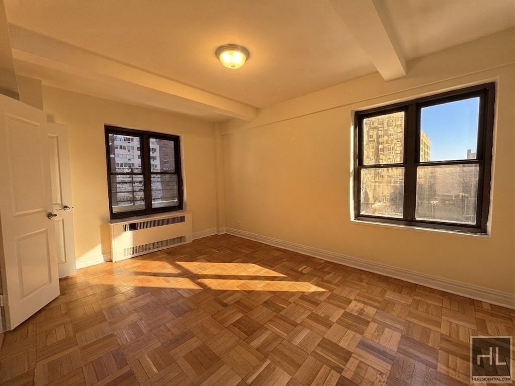 East 56 Street - Photo 6