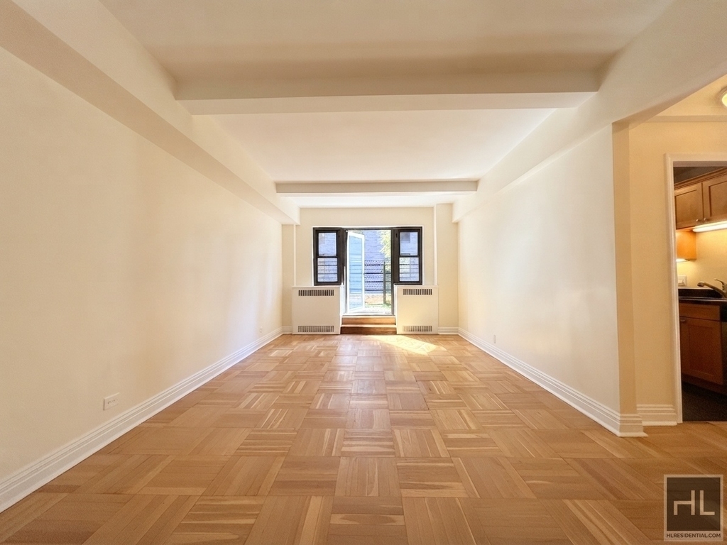 East 56 Street - Photo 3