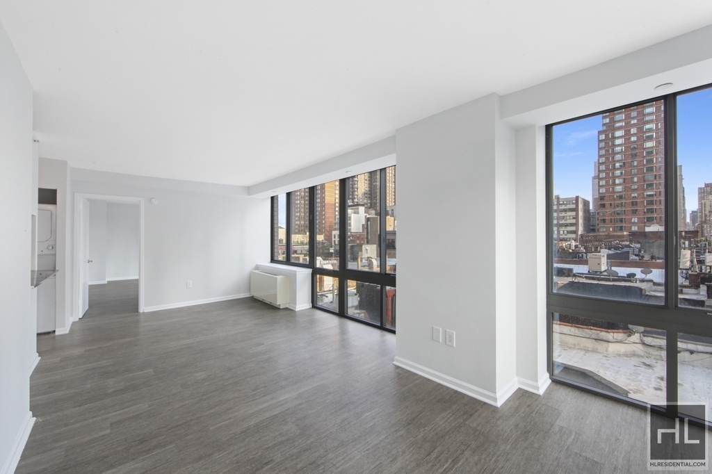 East 92nd Street - Photo 2