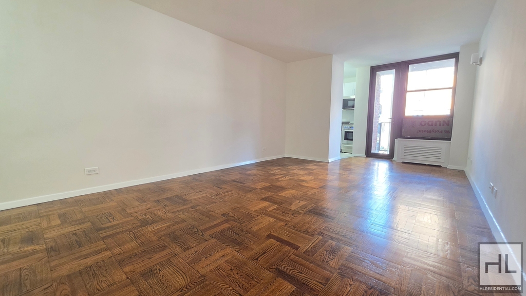 East 35 Street - Photo 2
