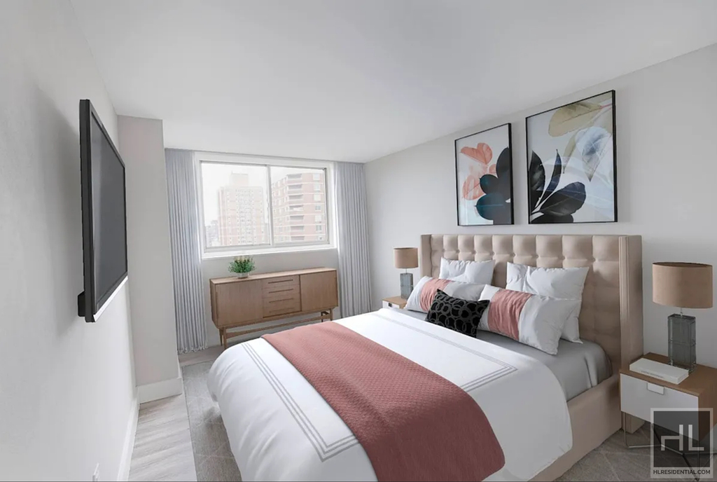 2 Avenue - Photo 1