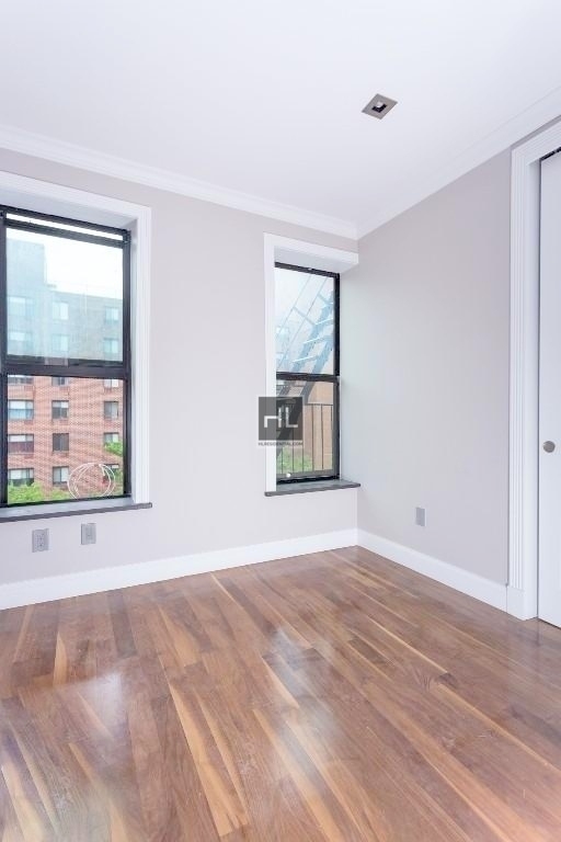 East 23 Street - Photo 3