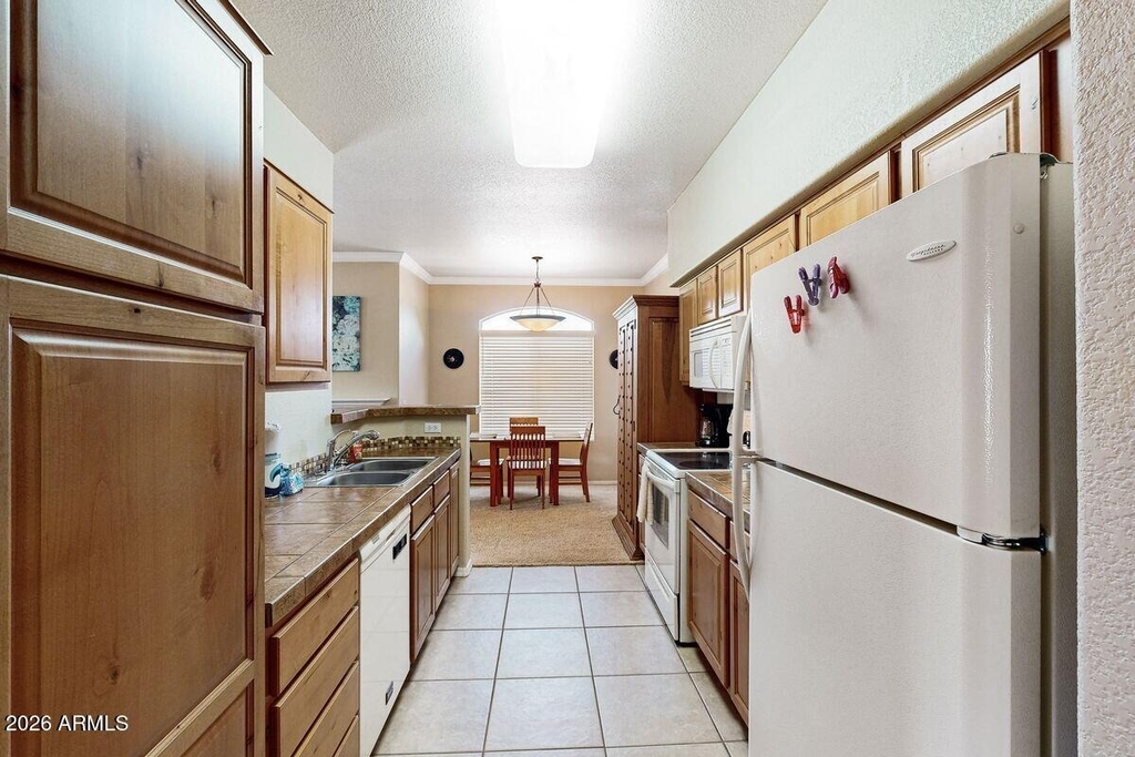 7050 E Sunrise Drive - Photo 8