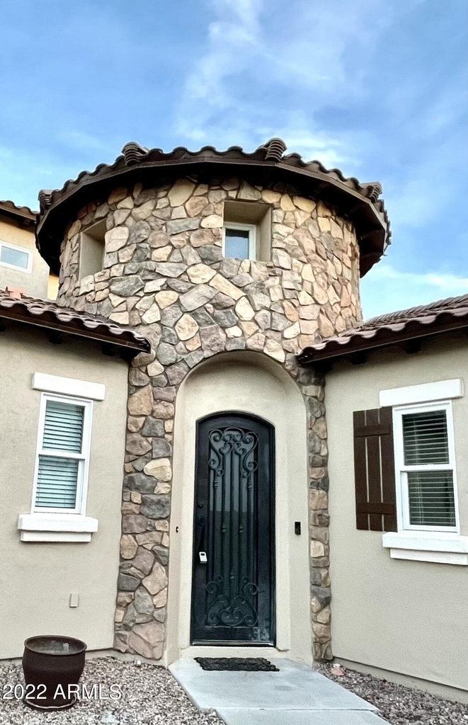 2289 E Aster Drive - Photo 2