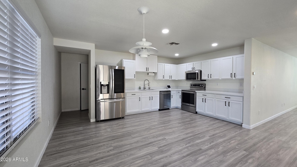 638 E Springfield Place - Photo 6
