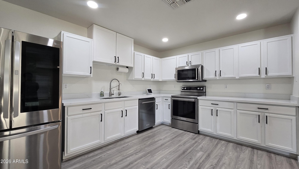638 E Springfield Place - Photo 7