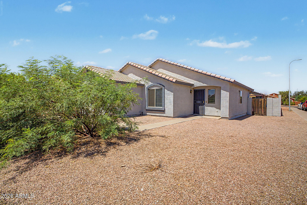 8904 W Edgemont Avenue - Photo 2