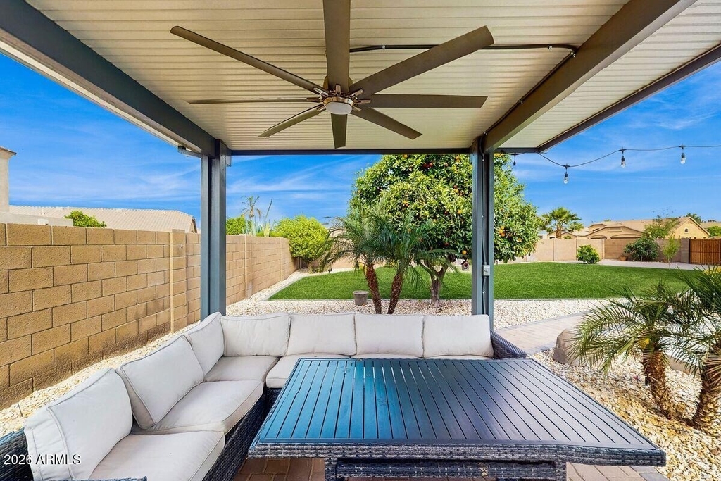 3288 E Devonshire Avenue - Photo 2