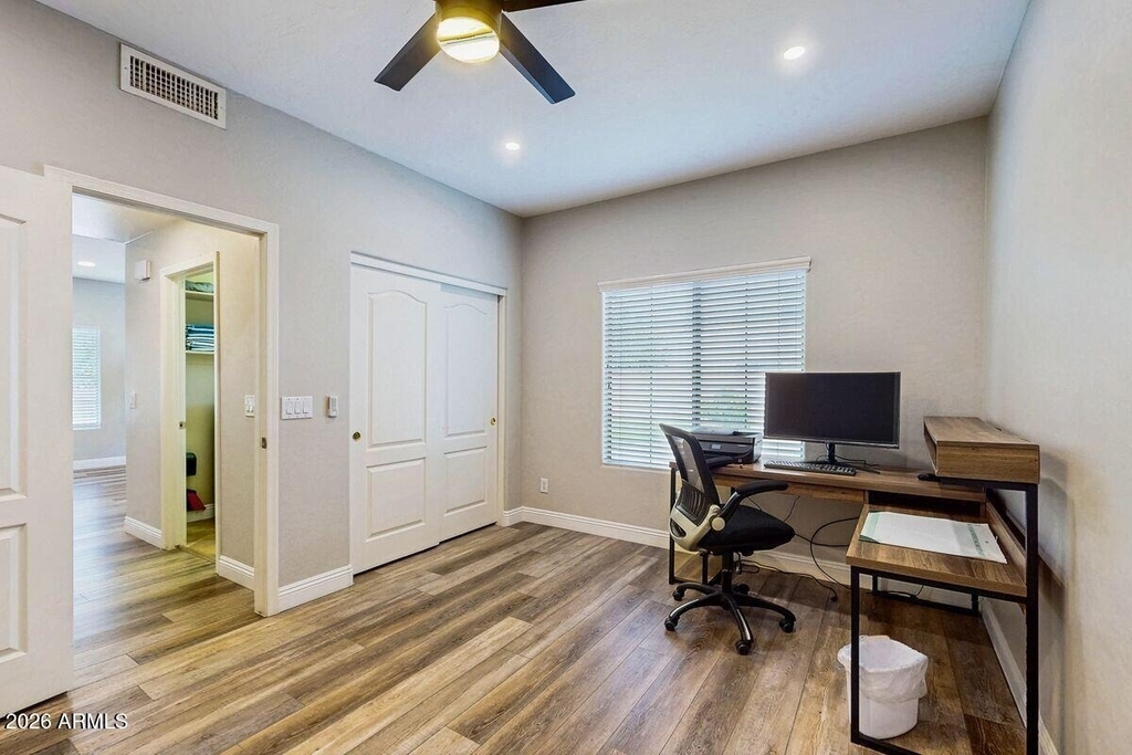 3288 E Devonshire Avenue - Photo 11