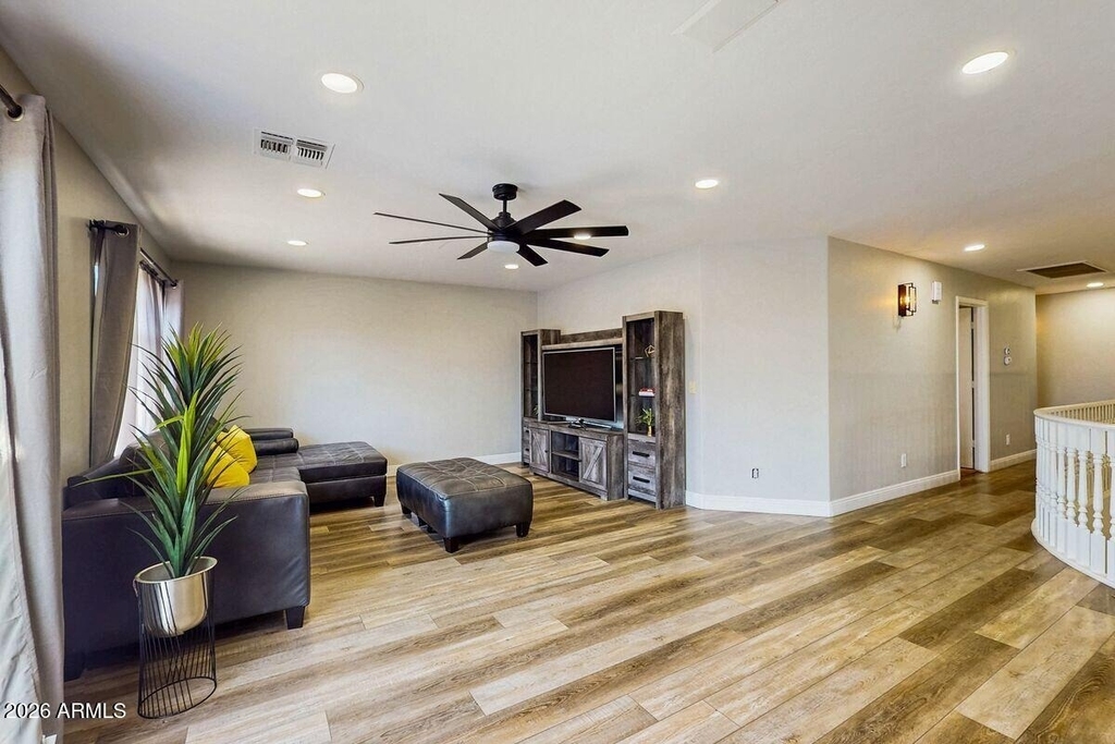 3288 E Devonshire Avenue - Photo 10