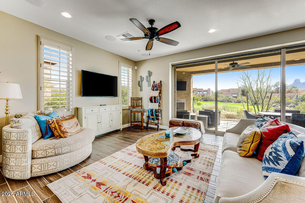 10260 E White Feather Lane - Photo 4