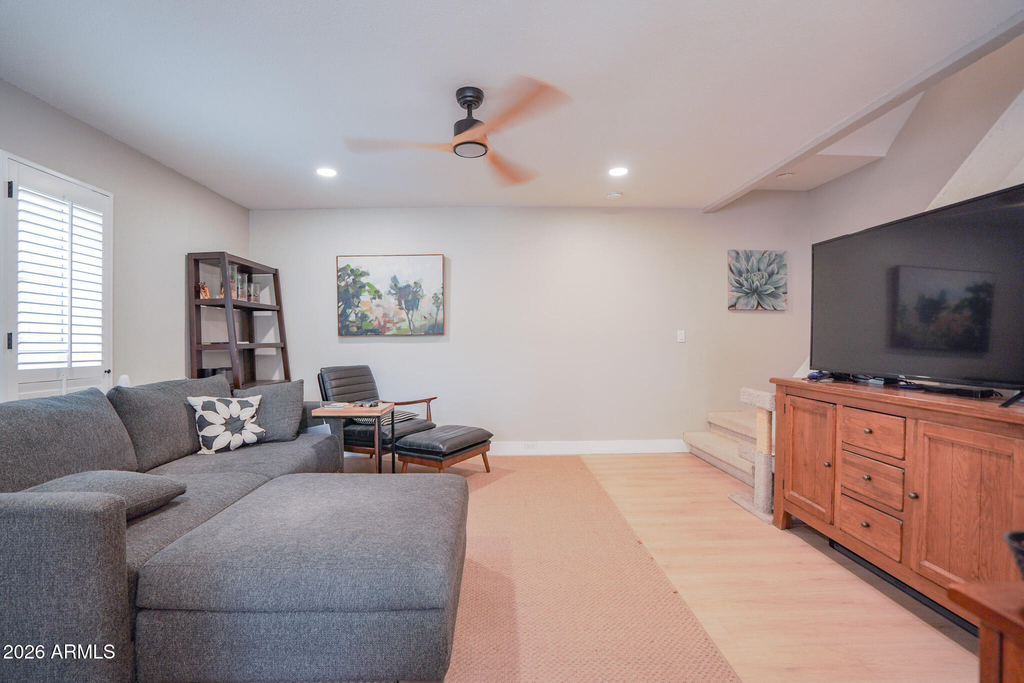 10407 N 10th Place - Photo 7